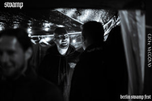 14_outside_09